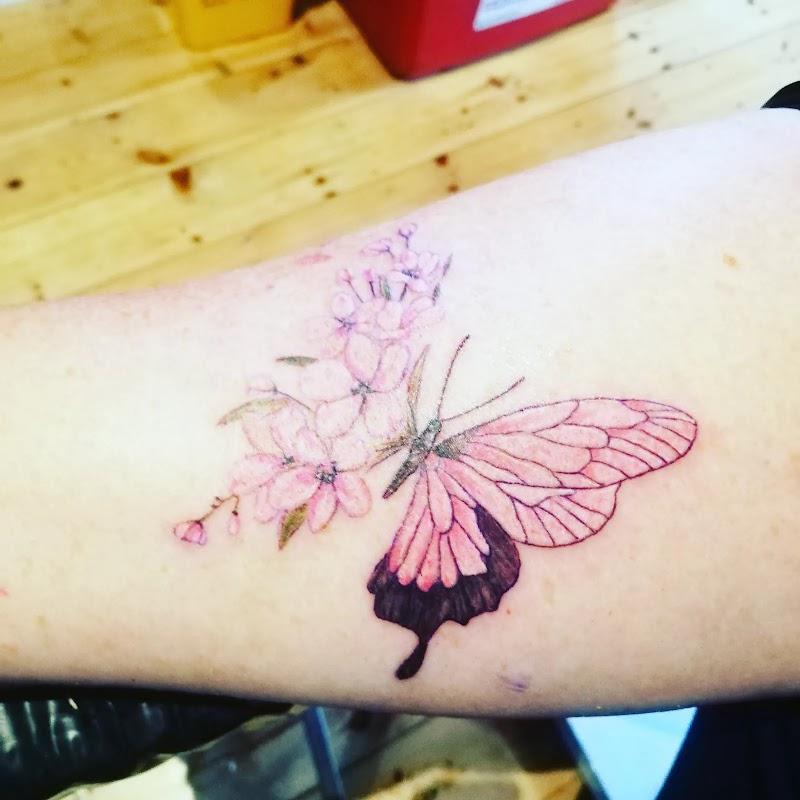 Black Lotus Tattoos And Piercings - Photo 3